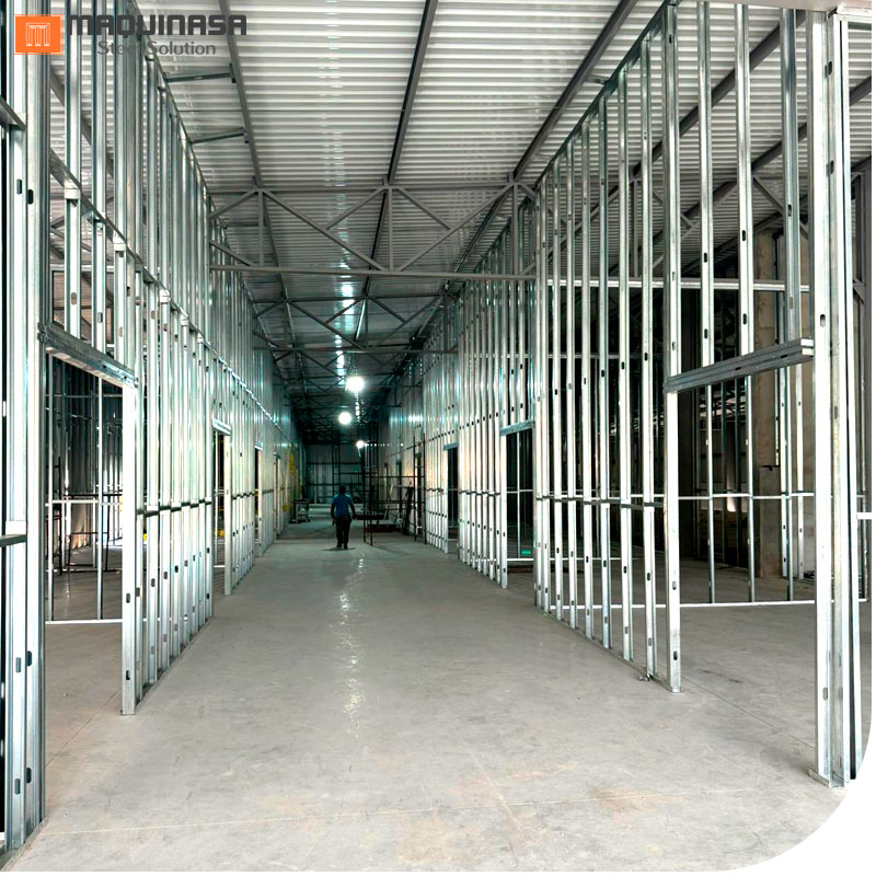 Montagem estrutural em construção Light Steel Frame